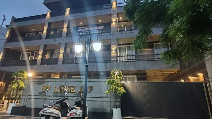 ホテル Rosewood Grand