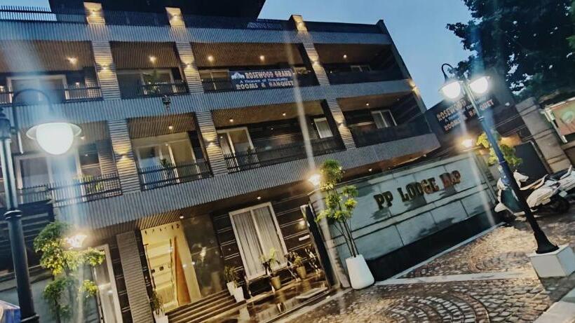 Hotel Rosewood Grand