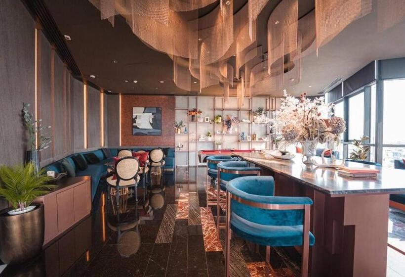 Hotel The Edge Central Pattaya เอดจ์ เซ็นทรัล พัทยากลาง