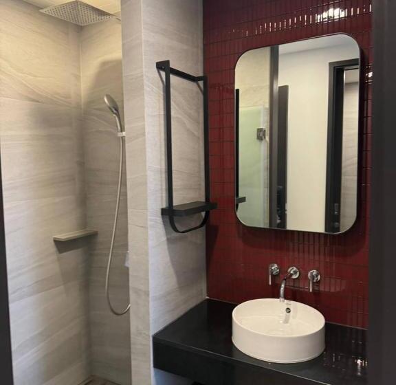 Hotel The Edge Central Pattaya เอดจ์ เซ็นทรัล พัทยากลาง