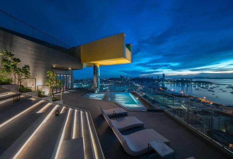 Hotel The Edge Central Pattaya เอดจ์ เซ็นทรัล พัทยากลาง