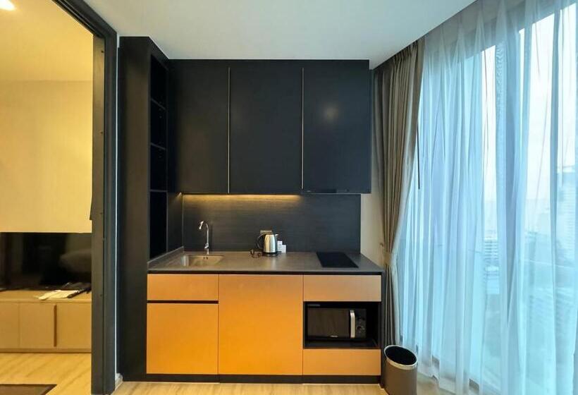 Hotel The Edge Central Pattaya เอดจ์ เซ็นทรัล พัทยากลาง