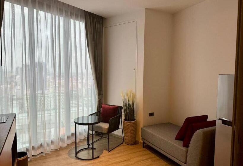 Hotel The Edge Central Pattaya เอดจ์ เซ็นทรัล พัทยากลาง