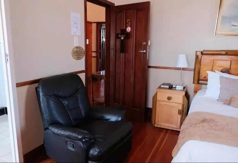 Majatalo Foundation Stones Lodge Potch