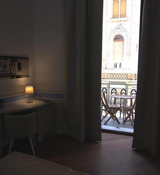 Pension (Hôtel basse catégorie) Giuliani Rooms