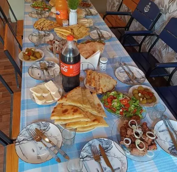 پانسیون Guest House Cafe Nita