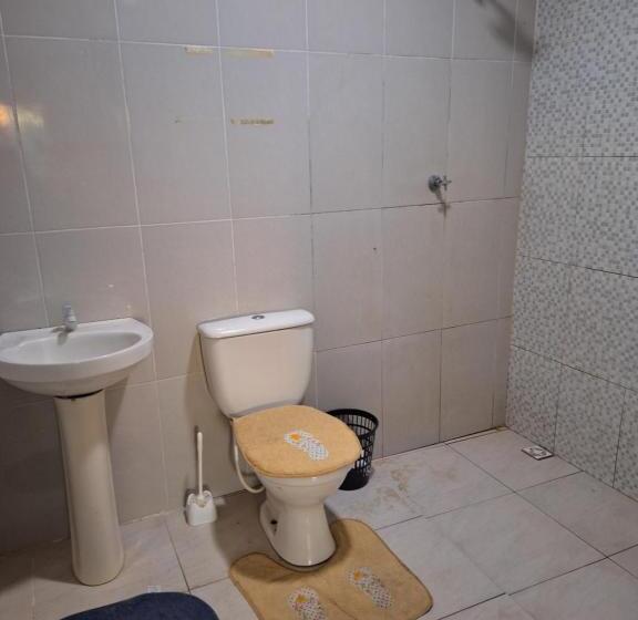 بنسيون Quarto Triplo Com Banheiro Compartilhado