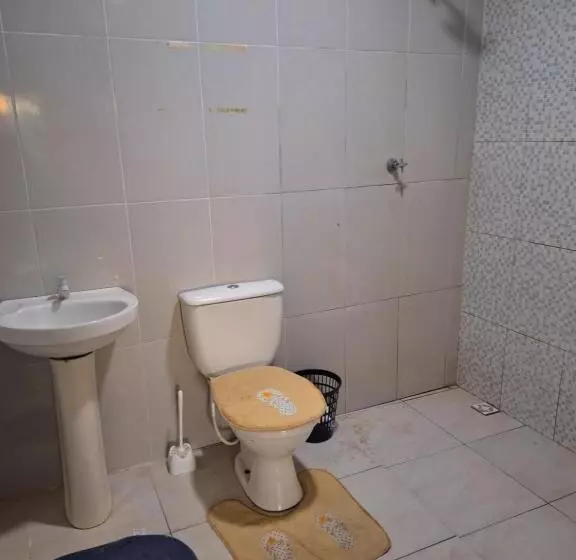 پانسیون Quarto Triplo Com Banheiro Compartilhado