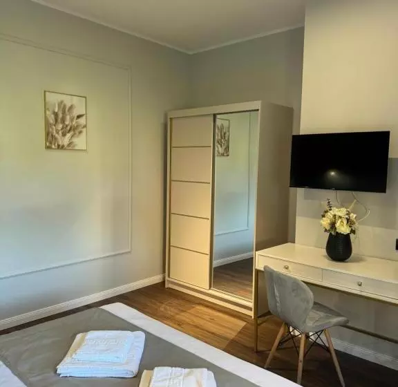 ペンション The Nest