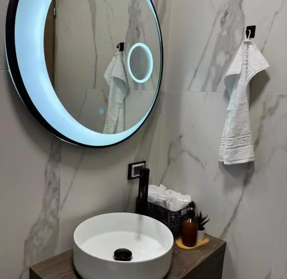 ペンション The Nest