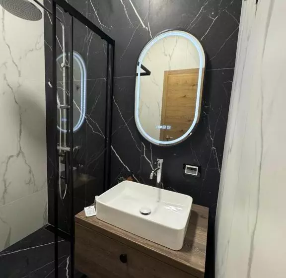 ペンション The Nest