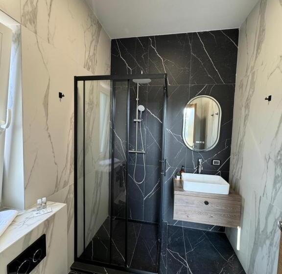 پانسیون The Nest