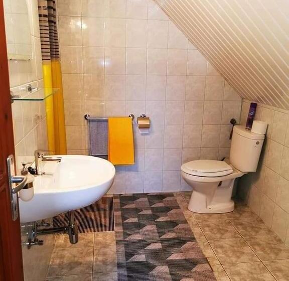 הוסטל Frikandó Fogadó