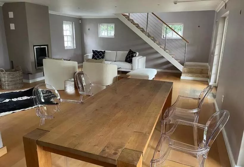 Aamiaismajoitus (B&B) Franschhoek Manor Luxury Boutique Guesthouse