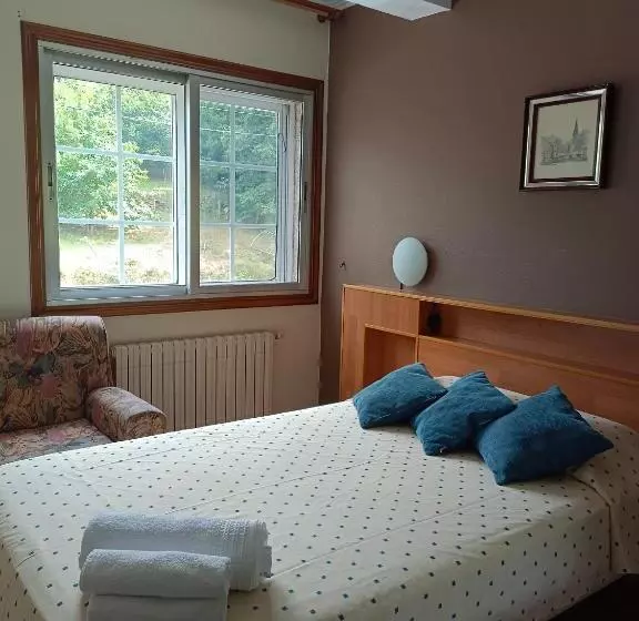 هتل Hostal Cafeteria Chocolate & Menta Redondela