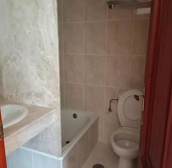 هتل Hostal Cafeteria Chocolate & Menta Redondela