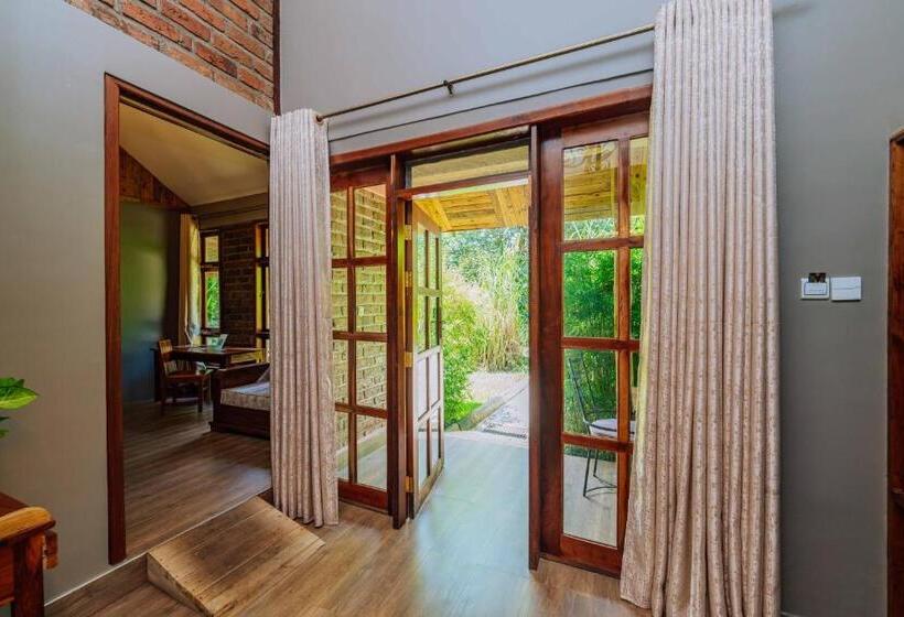 Hotel Under The Shade Safari Lodge