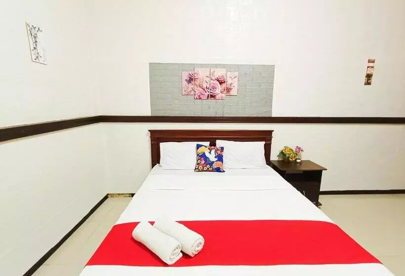 ホテル Yutaka Inn Musium Angkut Batu
