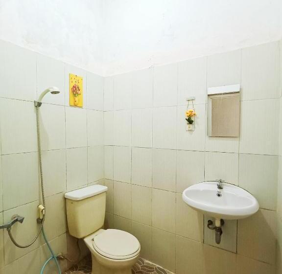 Отель Yutaka Inn Musium Angkut Batu