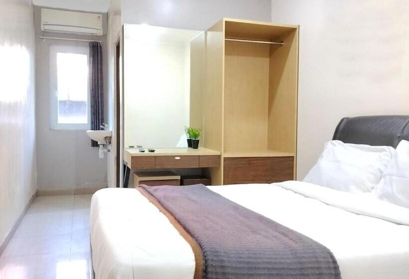 Отель Yutaka Inn Musium Angkut Batu