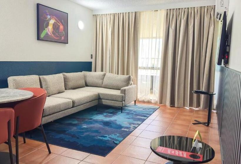 Kumul Hotels Ltd Trading As Holiday Inn