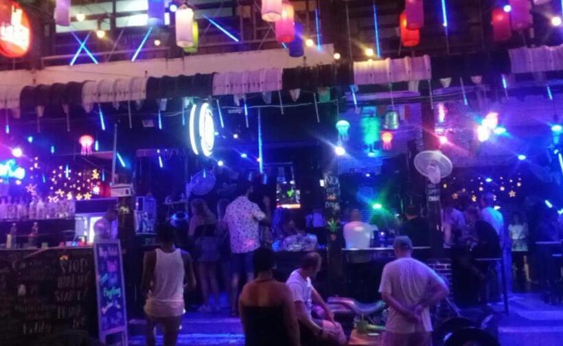 Moonland Bar And Hostel