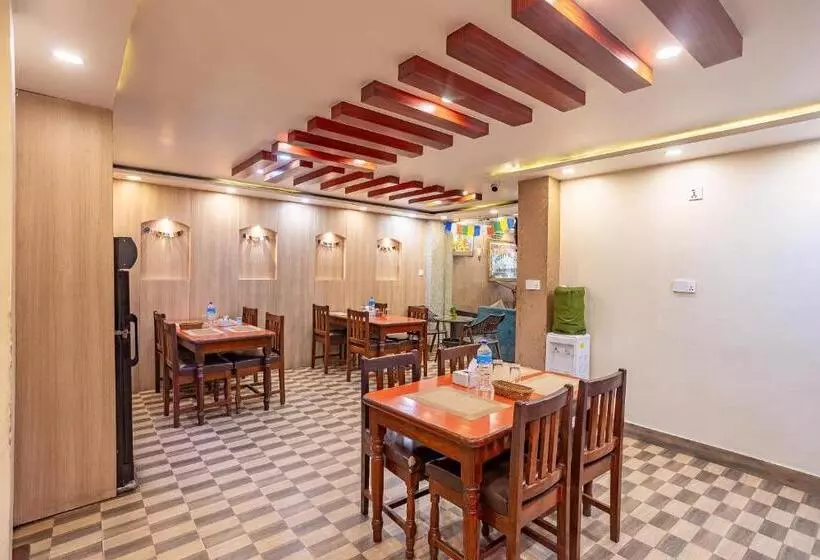 Oyo 821 Hotel Gauri