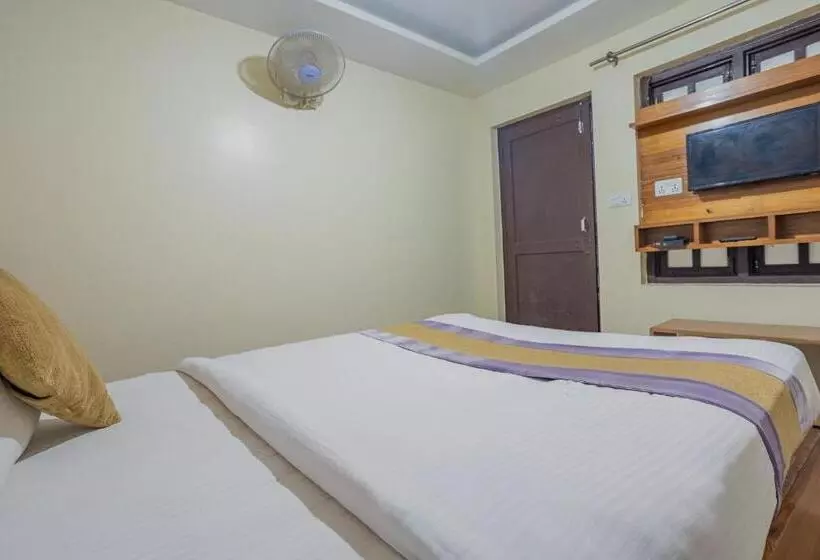 Oyo 821 Hotel Gauri