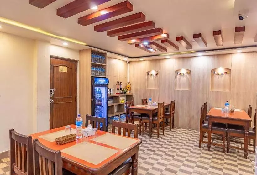 Oyo 821 Hotel Gauri