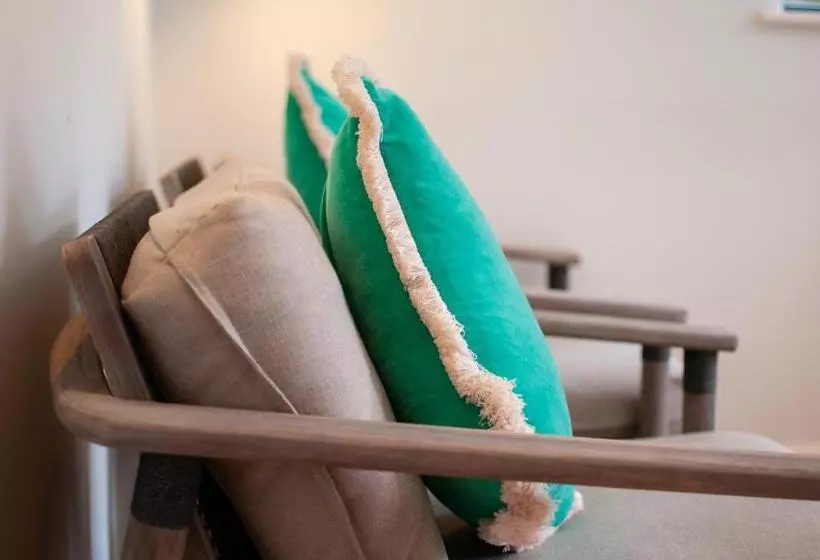 Majatalo Bosham   Private And Self Contained Double Garden Room