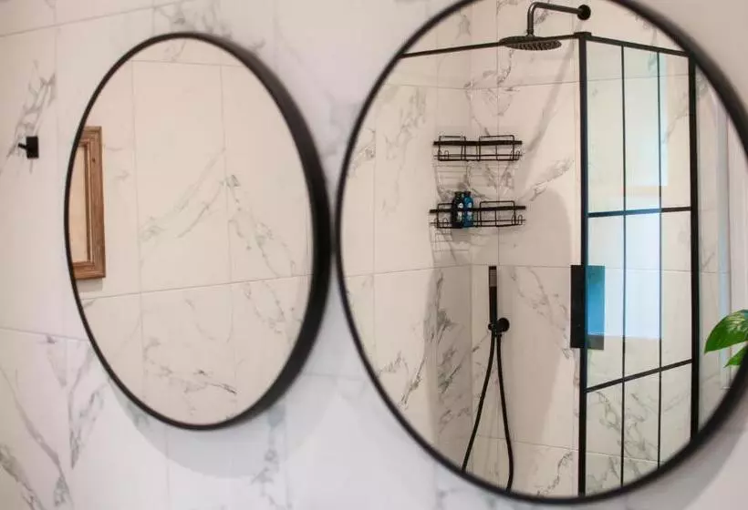 Majatalo Bosham   Private And Self Contained Double Garden Room