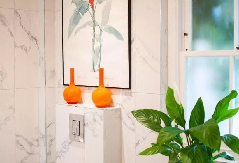 Majatalo Bosham   Private And Self Contained Double Garden Room