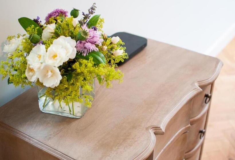 펜션 Bosham Private And Self Contained Double Garden Room