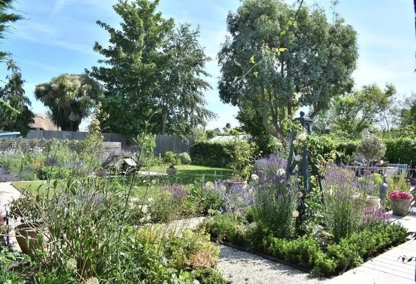 Majatalo Bosham   Private And Self Contained Double Garden Room