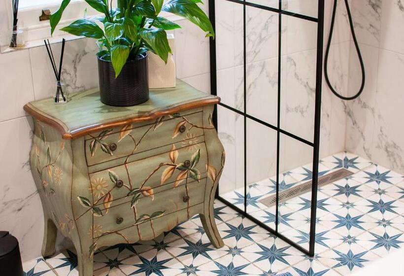 펜션 Bosham Private And Self Contained Double Garden Room