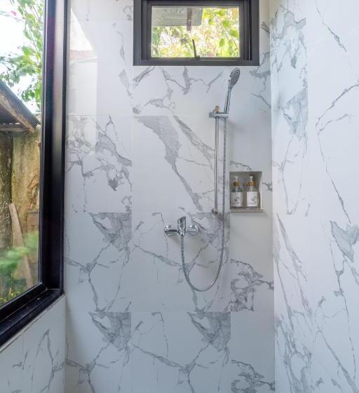 ペンション Casa Kirala By Bukit Vista