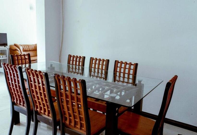 Majatalo Lake Wind Villa Anuradhapura