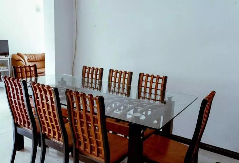 Majatalo Lake Wind Villa Anuradhapura