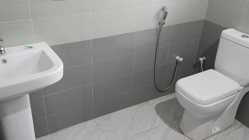 Majatalo Lake Wind Villa Anuradhapura