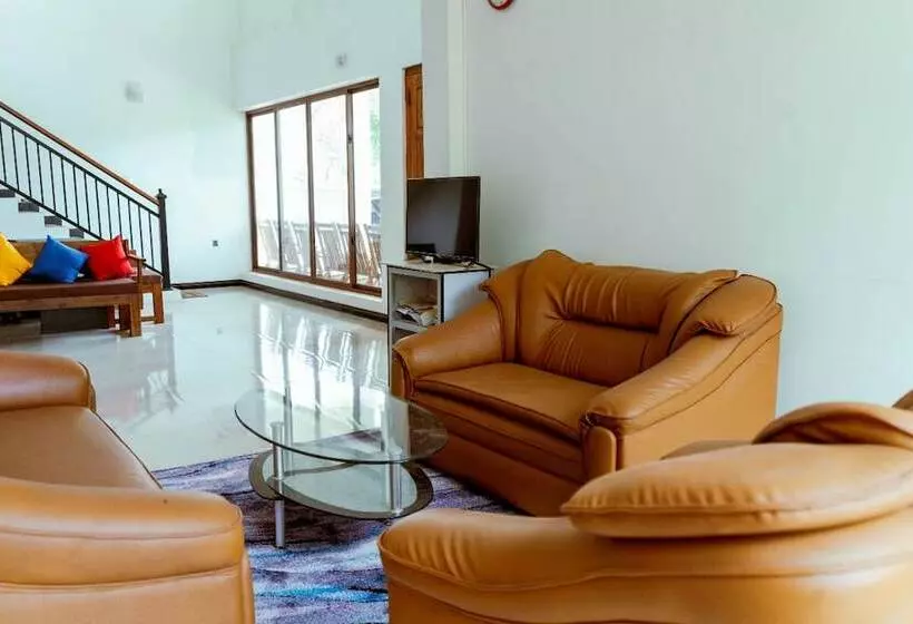 Majatalo Lake Wind Villa Anuradhapura