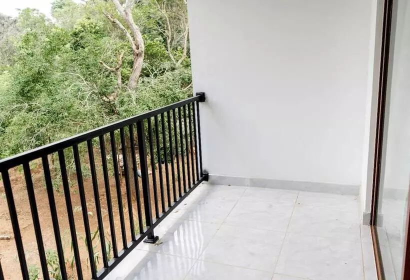 Majatalo Lake Wind Villa Anuradhapura