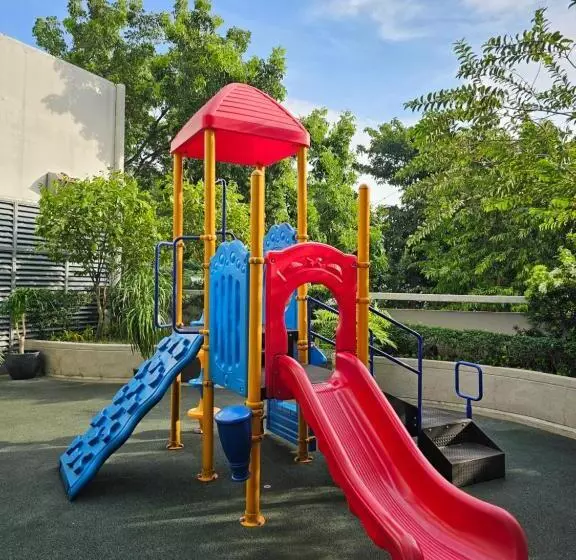 Affordable Condo Suite With 150mbps Wifi And Netflix