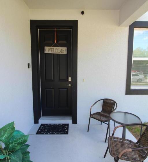 مبيت وإفطار Full House Near Daytona Beach