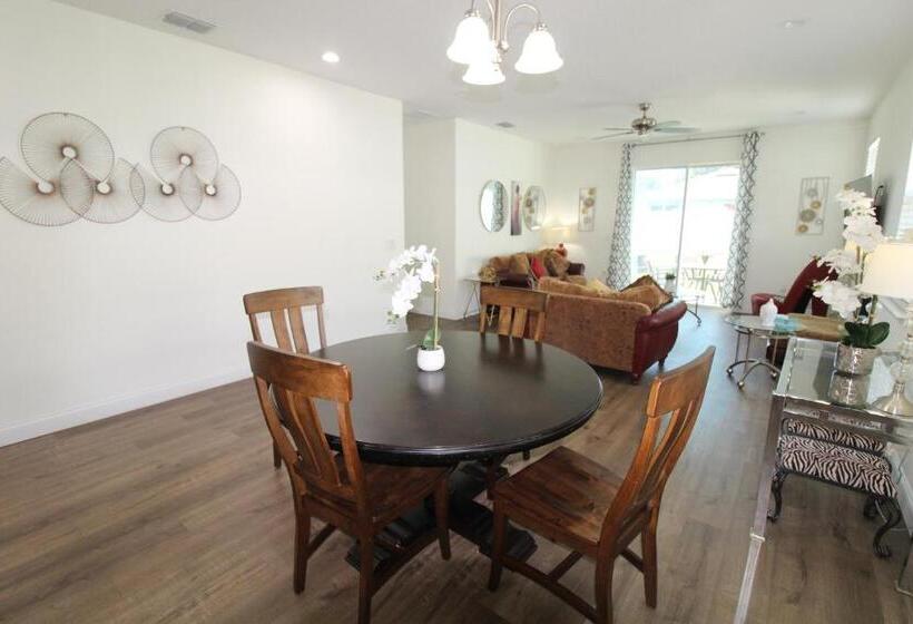 مبيت وإفطار Full House Near Daytona Beach