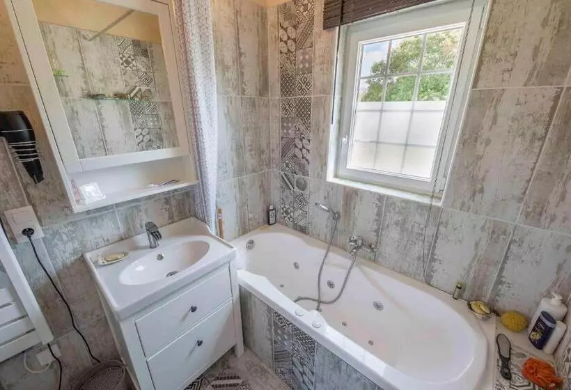 Aamiaismajoitus (B&B) La Garenne Chambre D  Hôtes