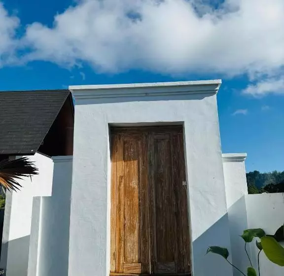 Aamiaismajoitus (B&B) Volcano Cottages
