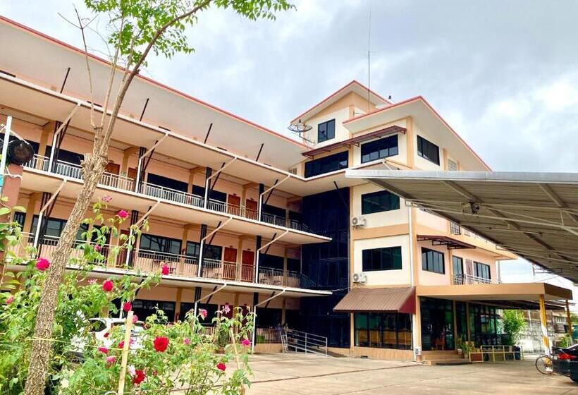 ホテル โรงแรมกาญจนาสกลนคร