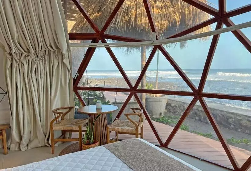 Hotelli Almare Zonte   Beachfront Glamping