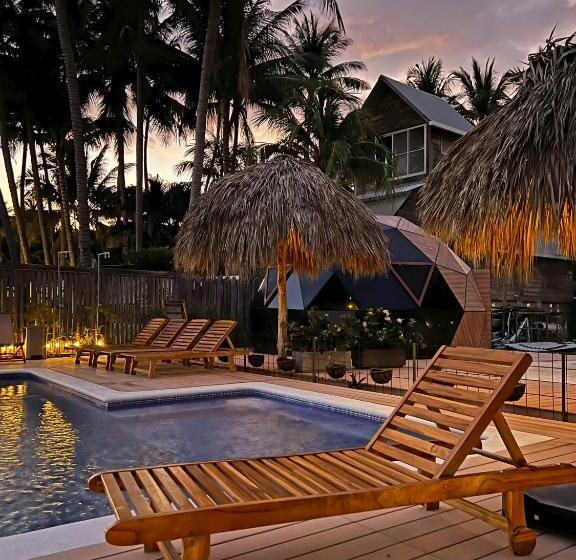 هتل Almare Zonte Beachfront Glamping