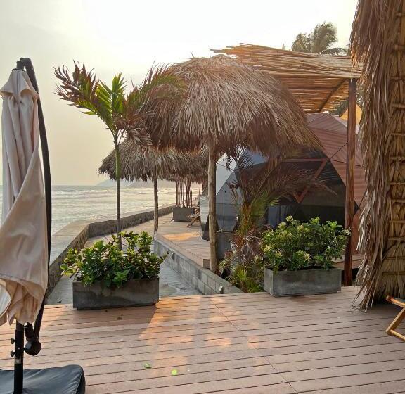 هتل Almare Zonte Beachfront Glamping